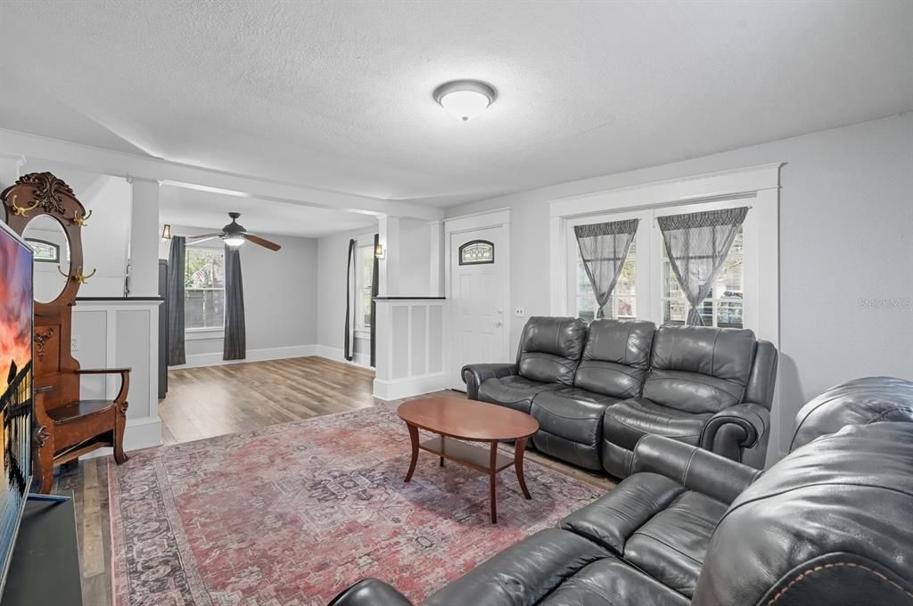 Activo con contrato: $160,000 (2 camas, 1 baños, 1624 Pies cuadrados)