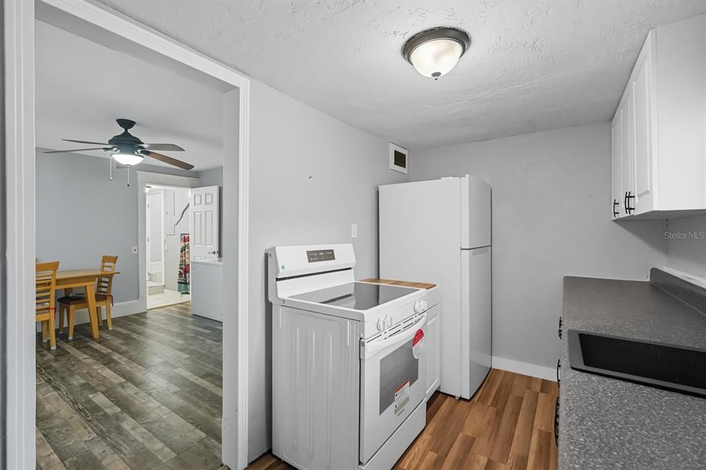 Activo con contrato: $160,000 (2 camas, 1 baños, 1624 Pies cuadrados)