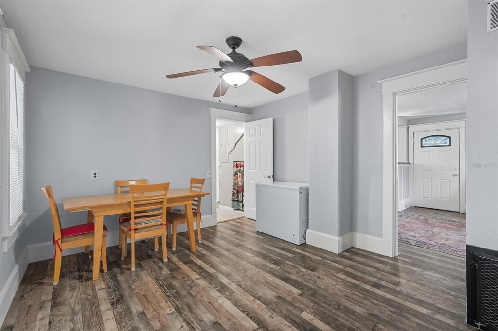 Activo con contrato: $160,000 (2 camas, 1 baños, 1624 Pies cuadrados)