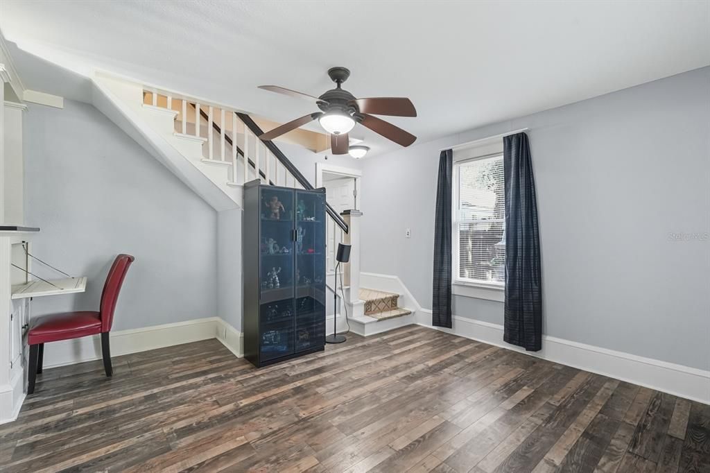 Activo con contrato: $160,000 (2 camas, 1 baños, 1624 Pies cuadrados)