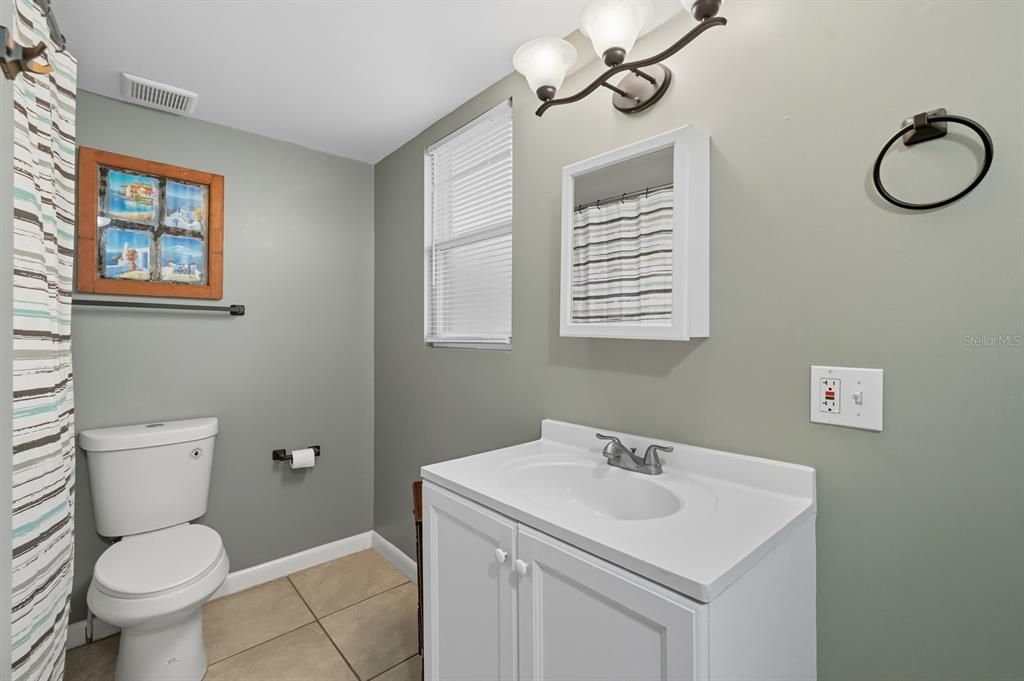 Activo con contrato: $160,000 (2 camas, 1 baños, 1624 Pies cuadrados)