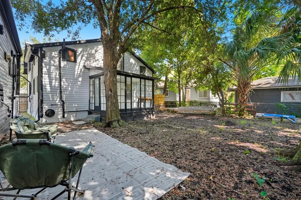 Activo con contrato: $160,000 (2 camas, 1 baños, 1624 Pies cuadrados)