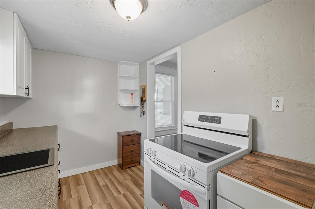 Activo con contrato: $160,000 (2 camas, 1 baños, 1624 Pies cuadrados)