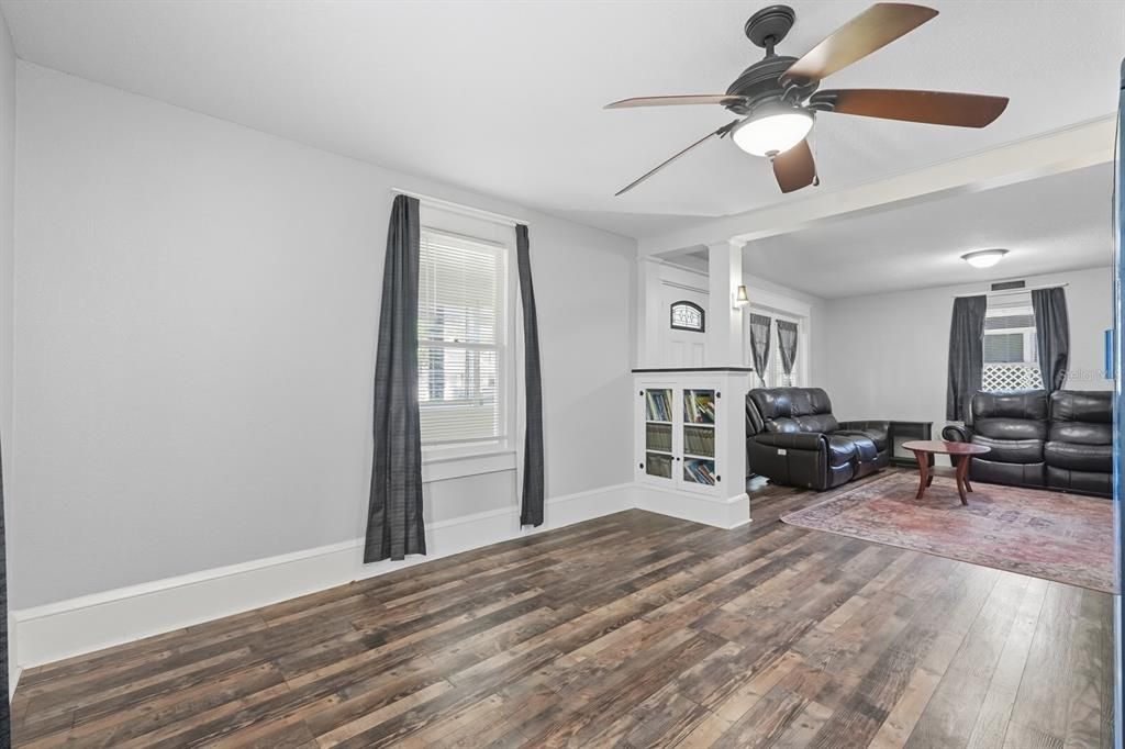 Activo con contrato: $160,000 (2 camas, 1 baños, 1624 Pies cuadrados)