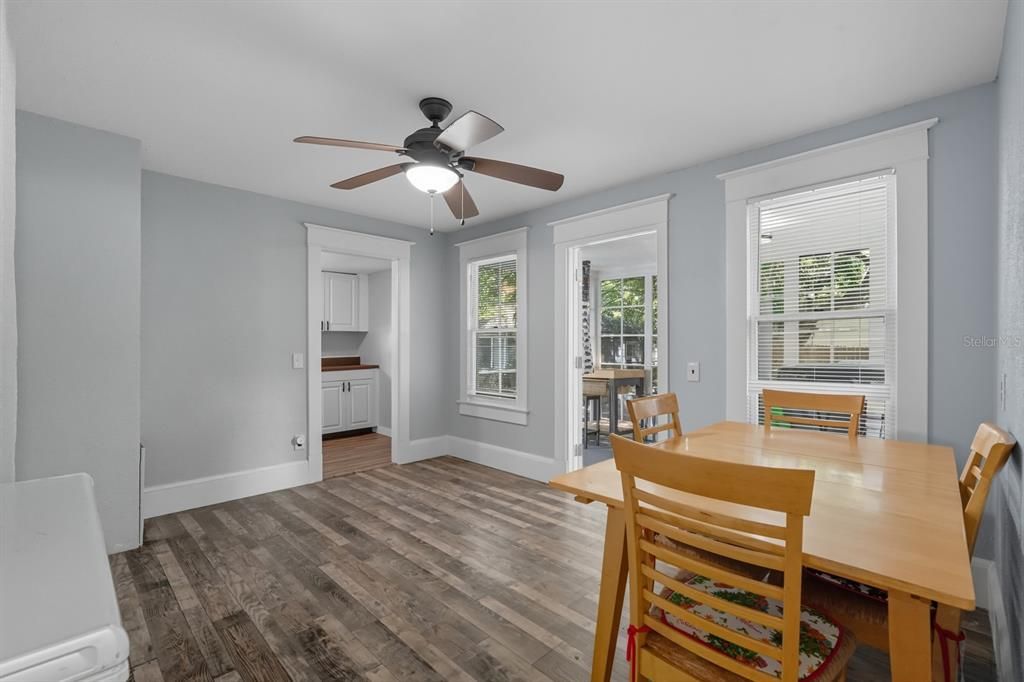 Activo con contrato: $160,000 (2 camas, 1 baños, 1624 Pies cuadrados)