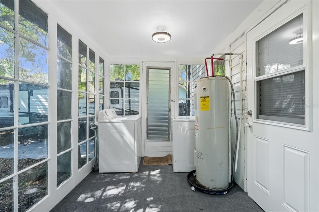 Activo con contrato: $160,000 (2 camas, 1 baños, 1624 Pies cuadrados)