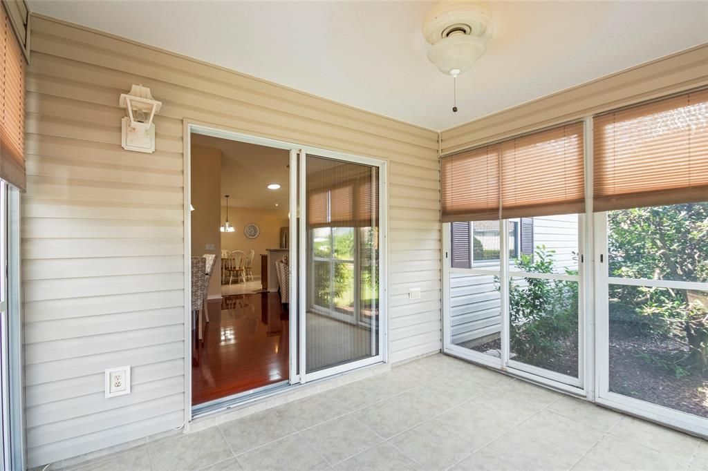 合同活跃: $314,000 (2 贝兹, 2 浴室, 1156 平方英尺)