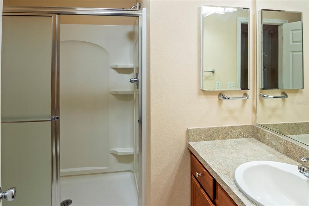 合同活跃: $314,000 (2 贝兹, 2 浴室, 1156 平方英尺)