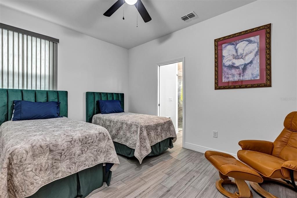 На продажу: $499,000 (4 спален, 3 ванн, 2296 Квадратных фут)