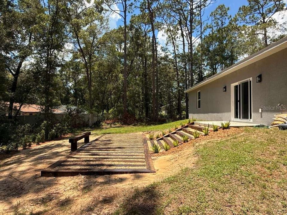 For Rent: $2,050 (4 beds, 2 baths, 1502 Square Feet)