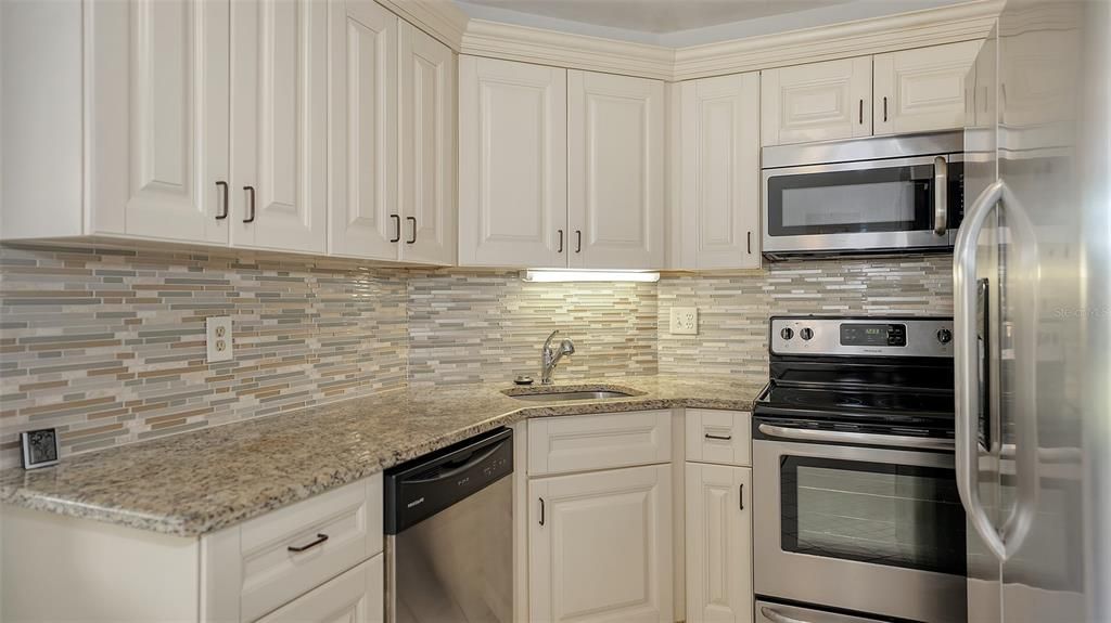 Под контрактом: $190,000 (2 спален, 2 ванн, 1290 Квадратных фут)