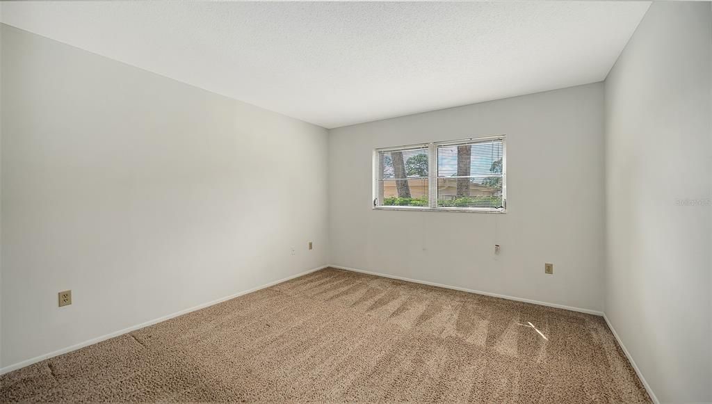 Под контрактом: $190,000 (2 спален, 2 ванн, 1290 Квадратных фут)