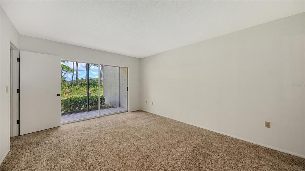 Под контрактом: $190,000 (2 спален, 2 ванн, 1290 Квадратных фут)