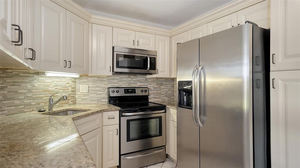 Под контрактом: $190,000 (2 спален, 2 ванн, 1290 Квадратных фут)