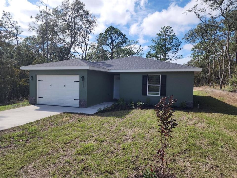 Active With Contract: $224,900 (3 beds, 2 baths, 1238 Square Feet)