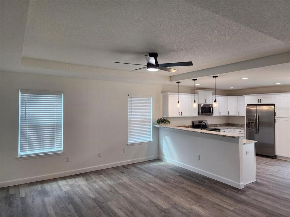 Active With Contract: $224,900 (3 beds, 2 baths, 1238 Square Feet)