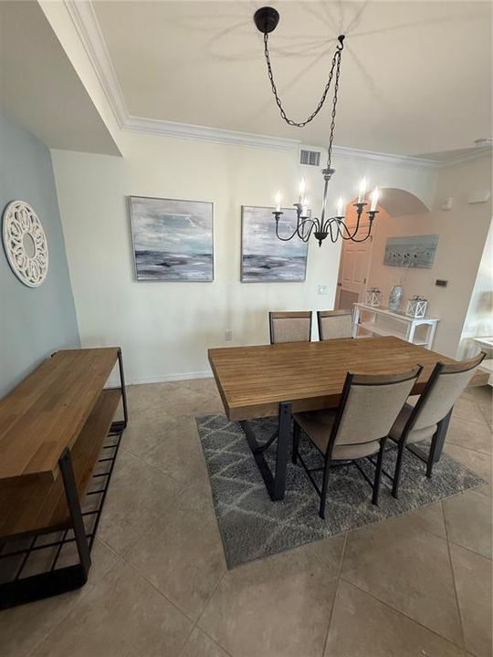 For Sale: $275,000 (2 beds, 2 baths, 1142 Square Feet)