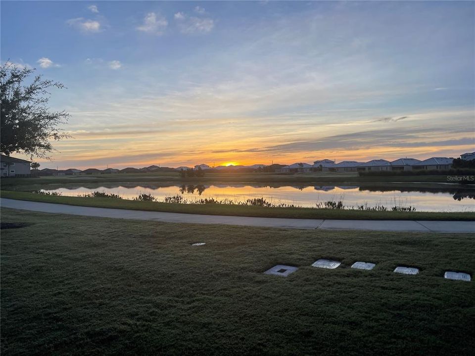 For Sale: $275,000 (2 beds, 2 baths, 1142 Square Feet)