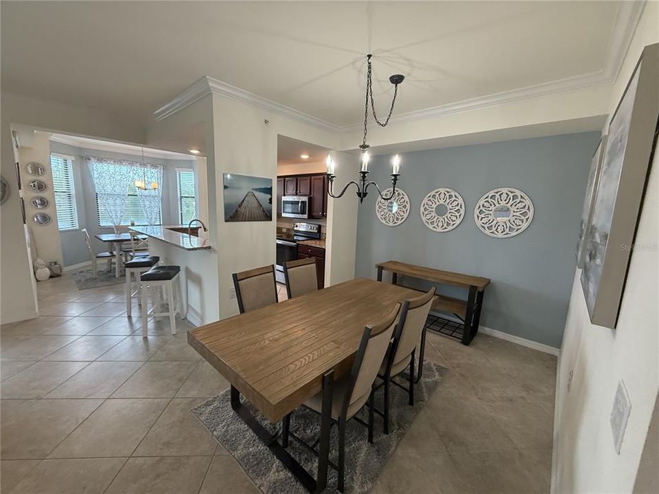 For Sale: $275,000 (2 beds, 2 baths, 1142 Square Feet)