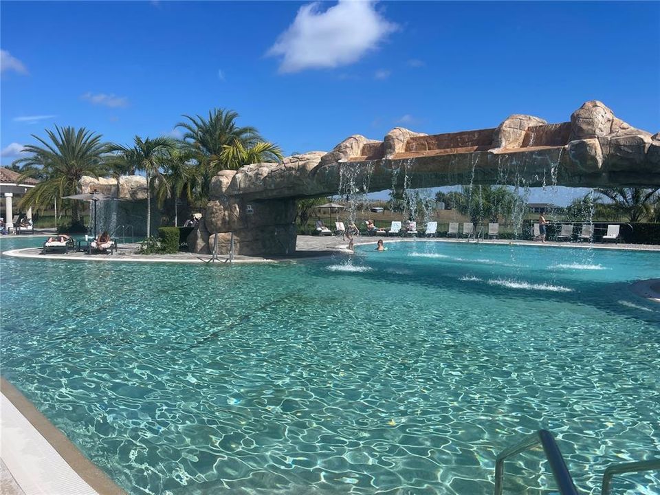 For Sale: $275,000 (2 beds, 2 baths, 1142 Square Feet)