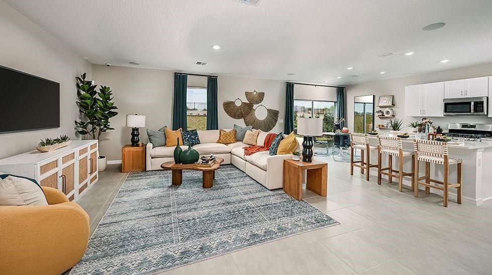 Active With Contract: $325,999 (3 beds, 2 baths, 1853 Square Feet)