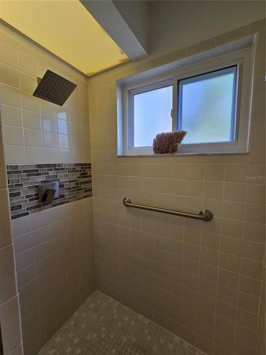 Active With Contract: $209,900 (3 beds, 2 baths, 1657 Square Feet)