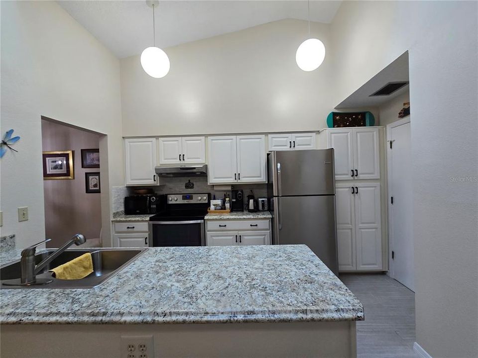 Active With Contract: $209,900 (3 beds, 2 baths, 1657 Square Feet)