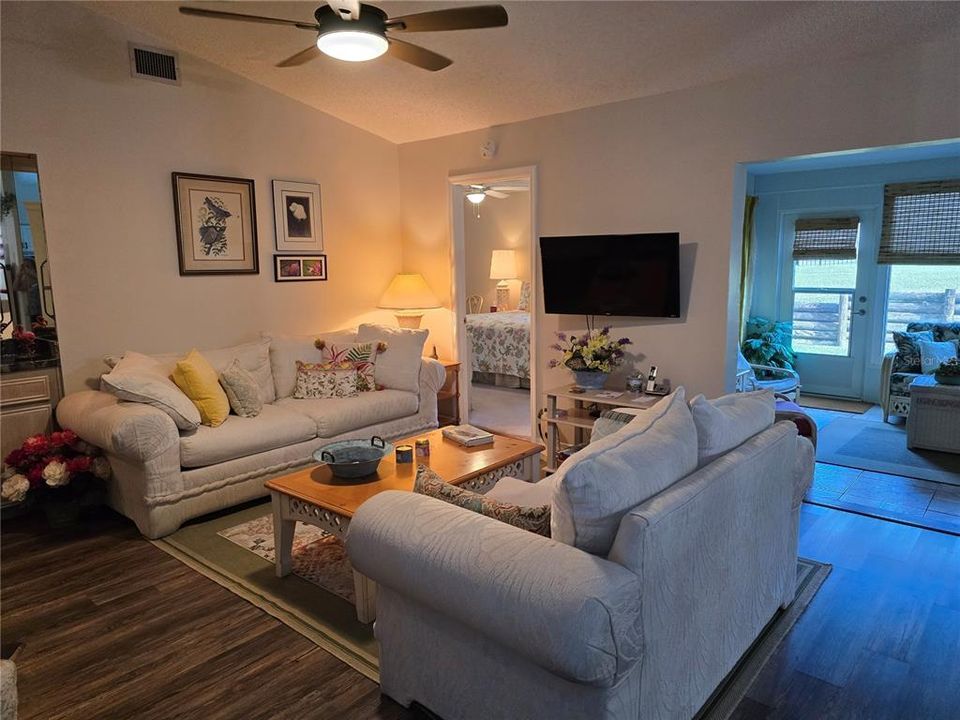 Active With Contract: $209,900 (3 beds, 2 baths, 1657 Square Feet)