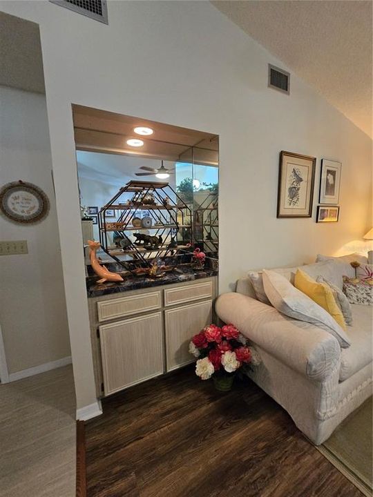 Active With Contract: $209,900 (3 beds, 2 baths, 1657 Square Feet)