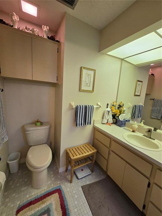 Active With Contract: $209,900 (3 beds, 2 baths, 1657 Square Feet)