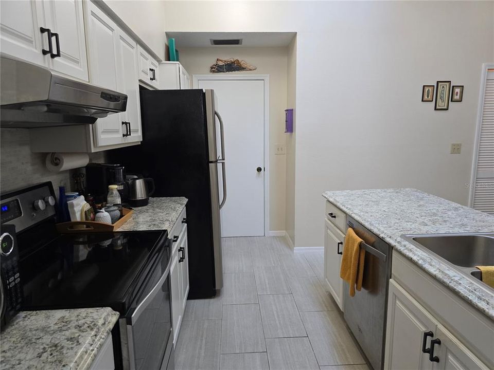 Active With Contract: $209,900 (3 beds, 2 baths, 1657 Square Feet)