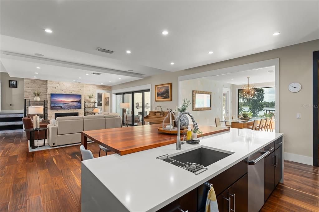 For Sale: $3,600,000 (5 beds, 6 baths, 5501 Square Feet)