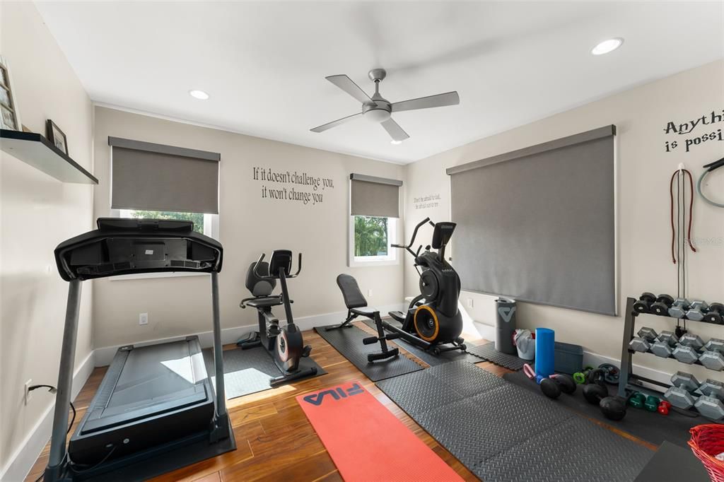 For Sale: $3,600,000 (5 beds, 6 baths, 5501 Square Feet)