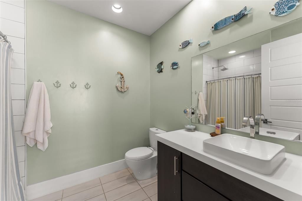 For Sale: $3,600,000 (5 beds, 6 baths, 5501 Square Feet)