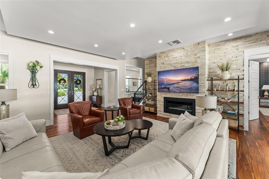 For Sale: $3,600,000 (5 beds, 6 baths, 5501 Square Feet)