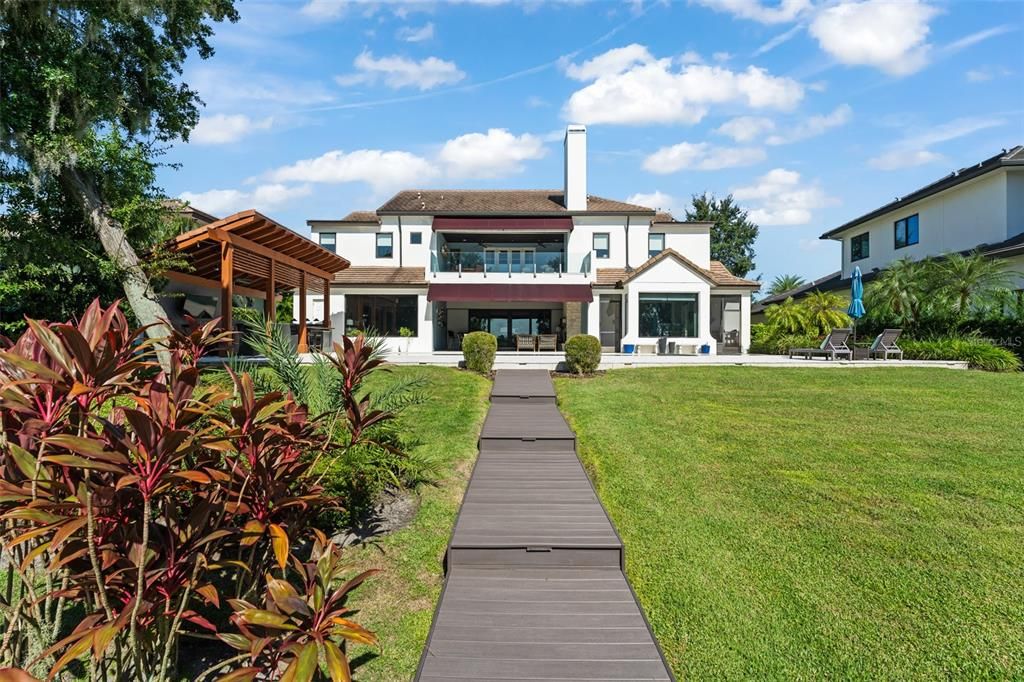 For Sale: $3,600,000 (5 beds, 6 baths, 5501 Square Feet)