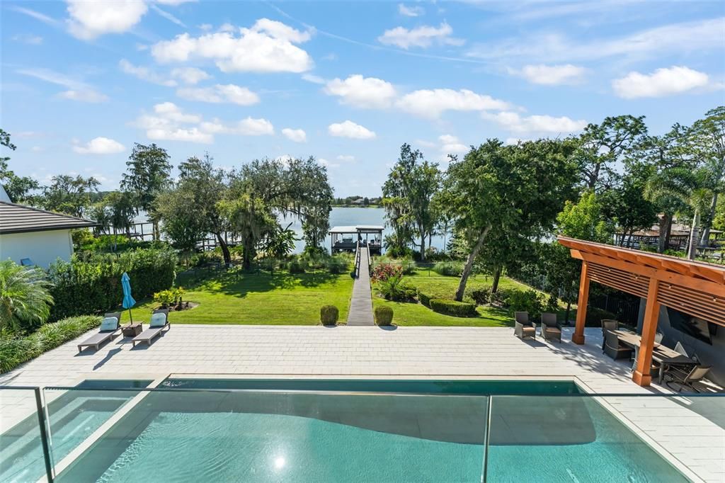 For Sale: $3,600,000 (5 beds, 6 baths, 5501 Square Feet)