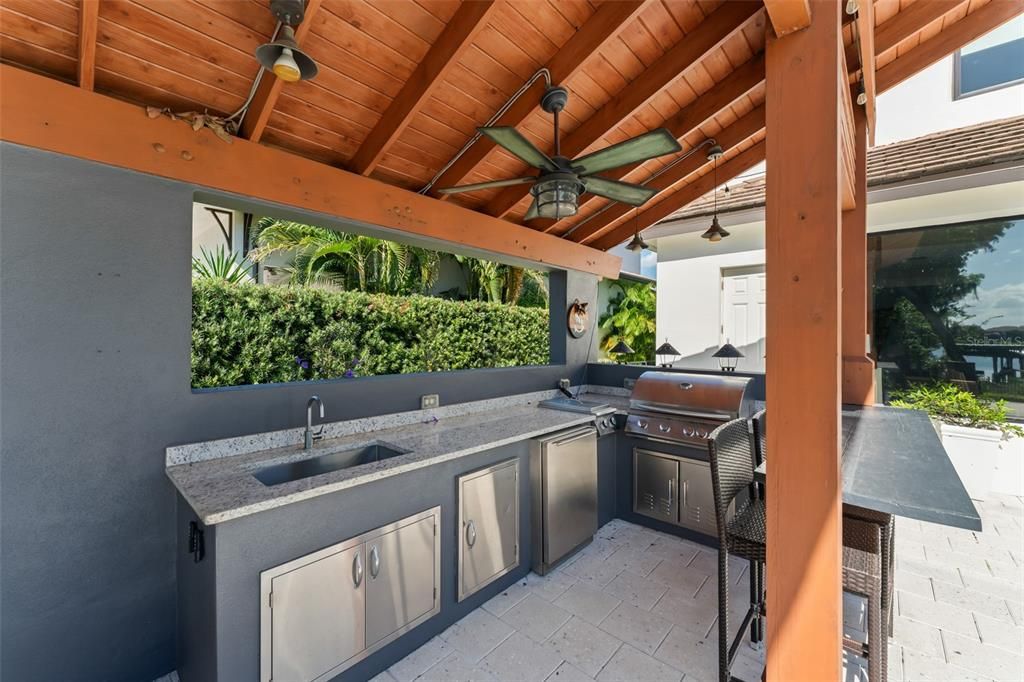 For Sale: $3,600,000 (5 beds, 6 baths, 5501 Square Feet)