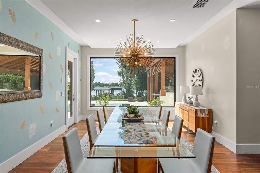 For Sale: $3,600,000 (5 beds, 6 baths, 5501 Square Feet)