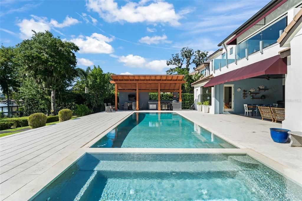 For Sale: $3,600,000 (5 beds, 6 baths, 5501 Square Feet)