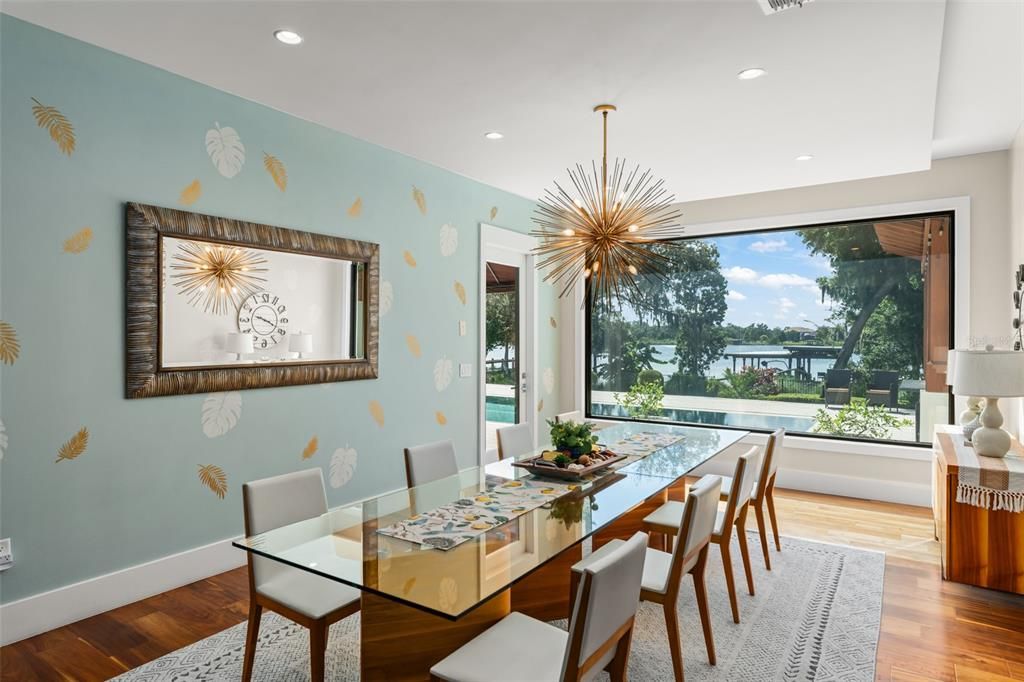 For Sale: $3,600,000 (5 beds, 6 baths, 5501 Square Feet)