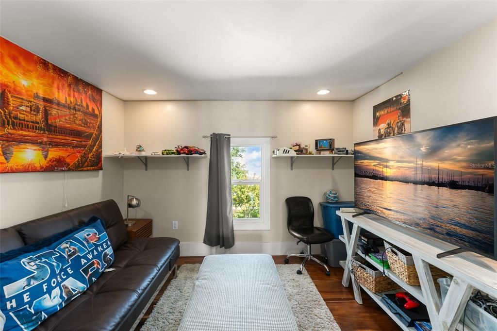 For Sale: $3,600,000 (5 beds, 6 baths, 5501 Square Feet)