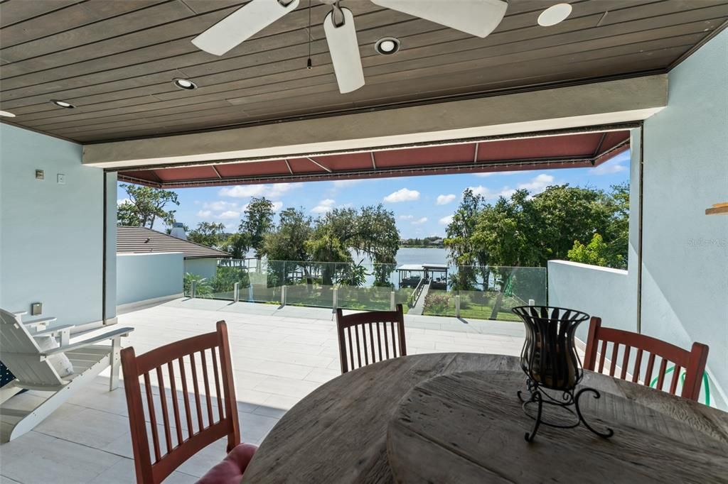 For Sale: $3,600,000 (5 beds, 6 baths, 5501 Square Feet)