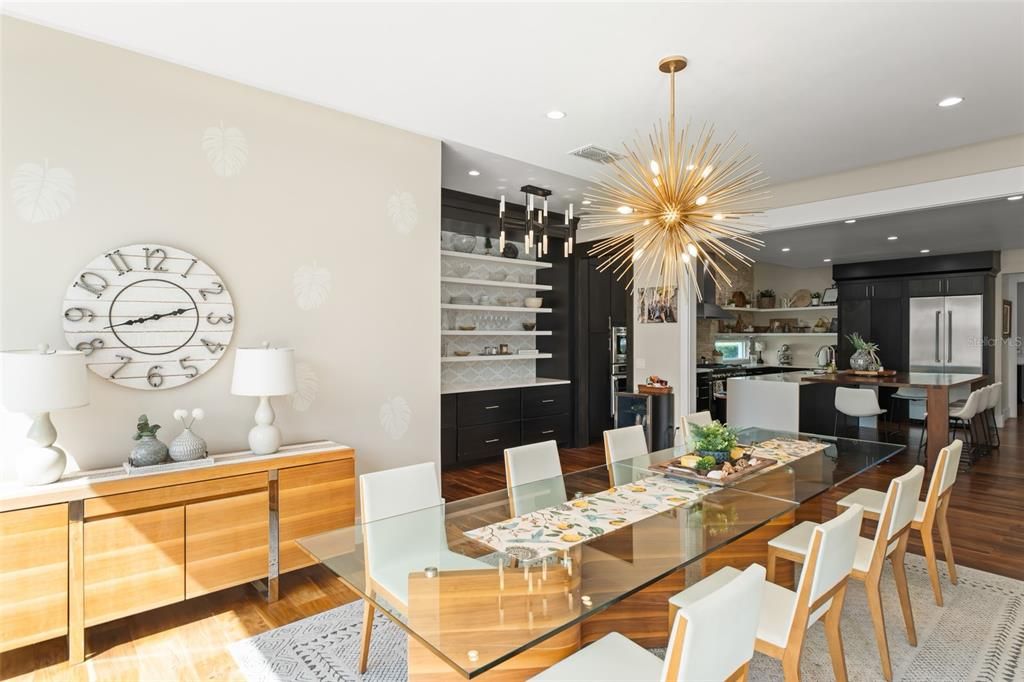 For Sale: $3,600,000 (5 beds, 6 baths, 5501 Square Feet)