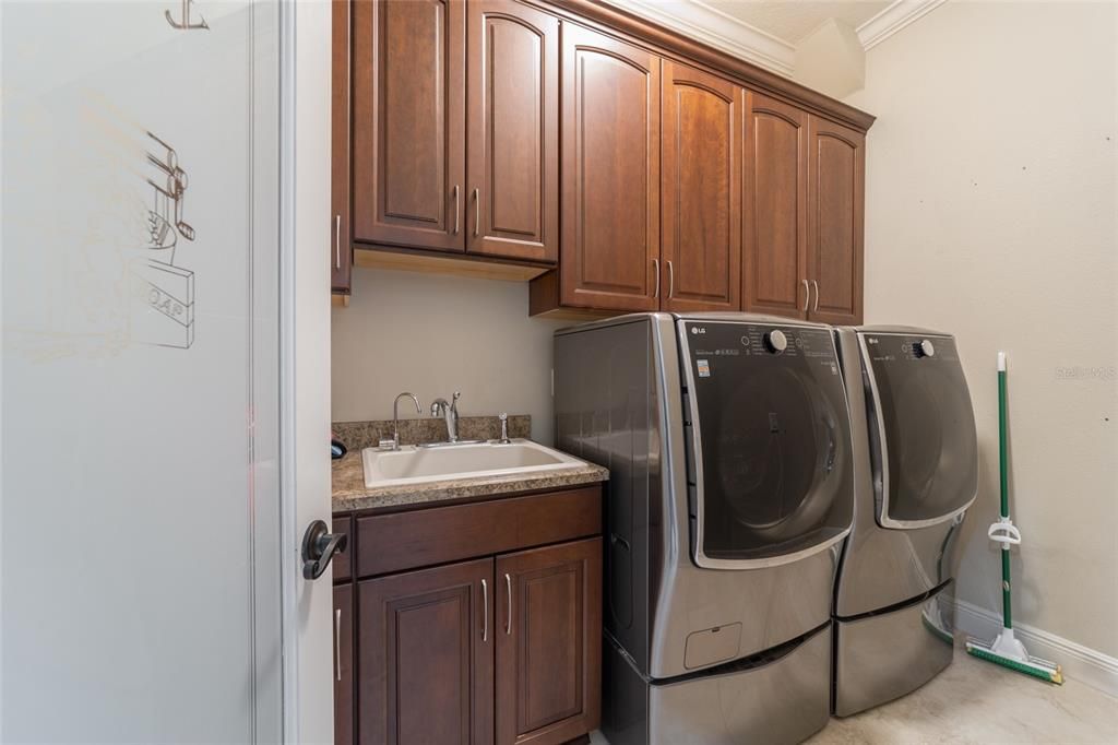 For Sale: $809,900 (4 beds, 3 baths, 2909 Square Feet)