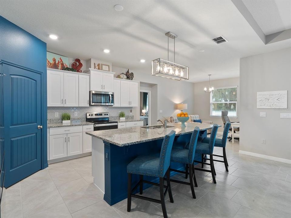 En Venta: $550,000 (4 camas, 3 baños, 2851 Pies cuadrados)