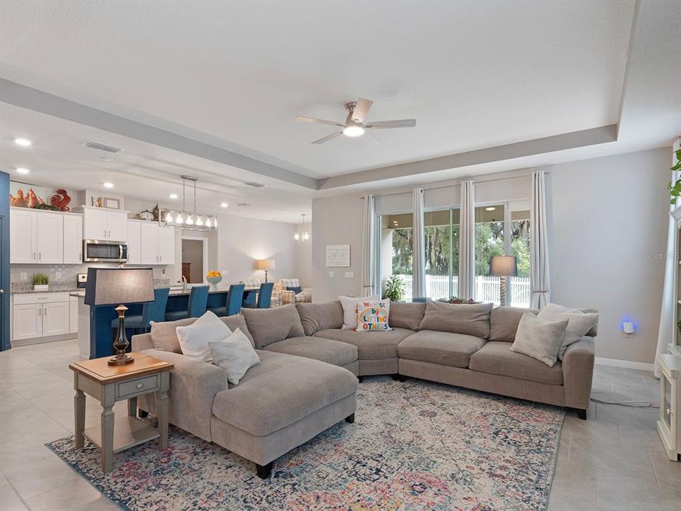 En Venta: $550,000 (4 camas, 3 baños, 2851 Pies cuadrados)