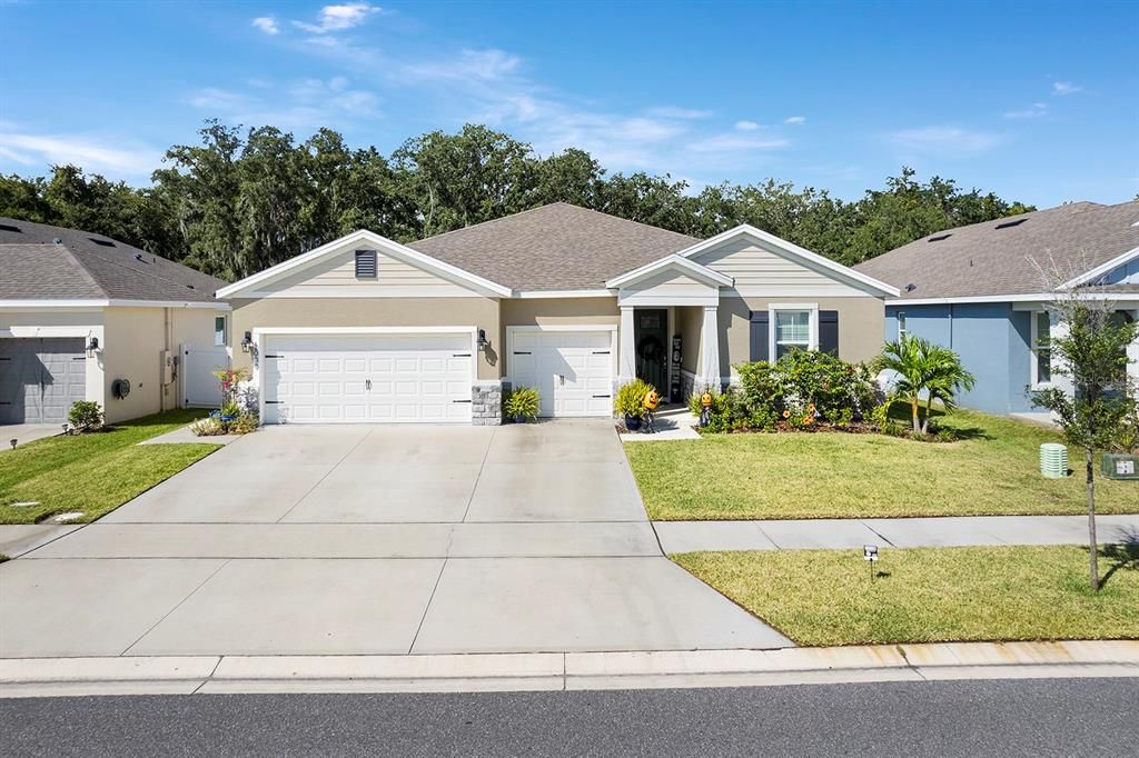 En Venta: $550,000 (4 camas, 3 baños, 2851 Pies cuadrados)