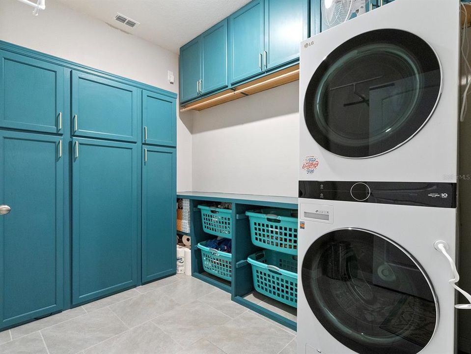 En Venta: $550,000 (4 camas, 3 baños, 2851 Pies cuadrados)