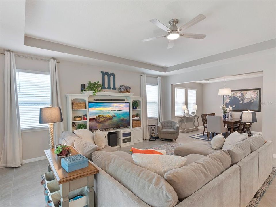 En Venta: $550,000 (4 camas, 3 baños, 2851 Pies cuadrados)